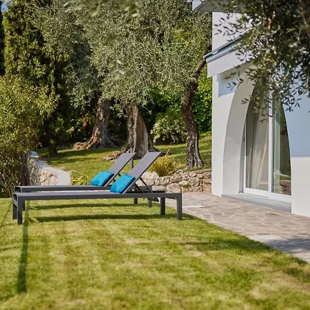 Paier Relais & Pool Villa *